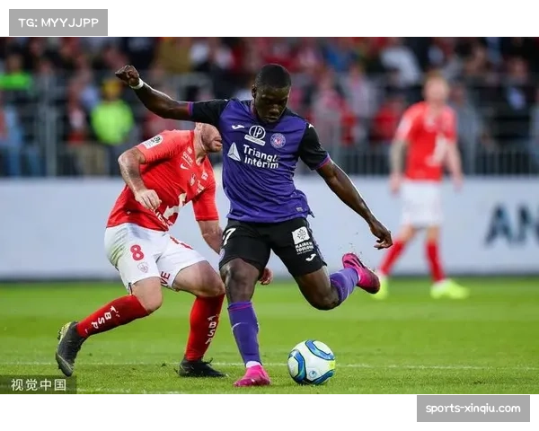 布雷斯特门将扑救失误，戈梅斯任意球直接破门